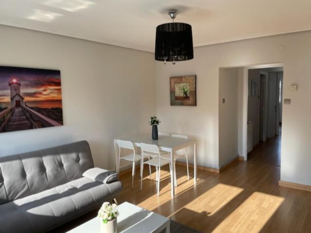Apartamento Acogedor Y Luminoso Piso De 3 Hab *